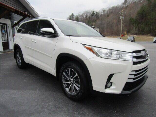 2017 Toyota Highlander for sale at Specialty Car Company in North Wilkesboro NC
