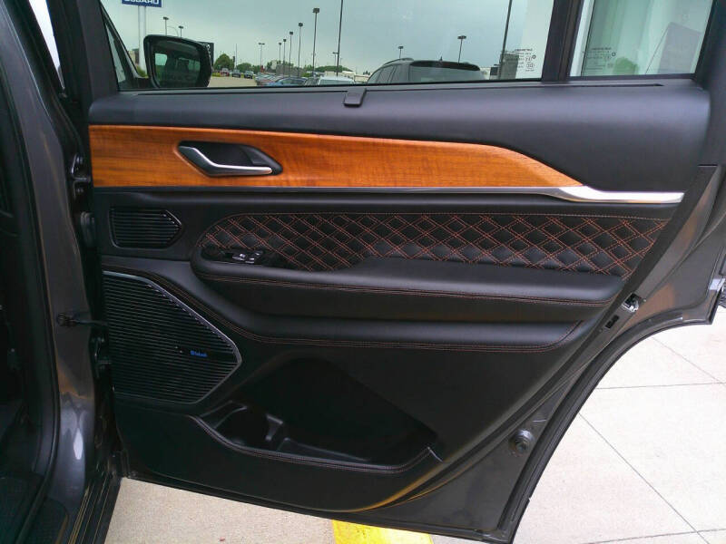 2023 Jeep Grand Cherokee L Summit Reserve