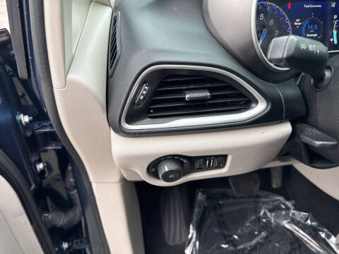 2023 Chrysler Pacifica Touring L