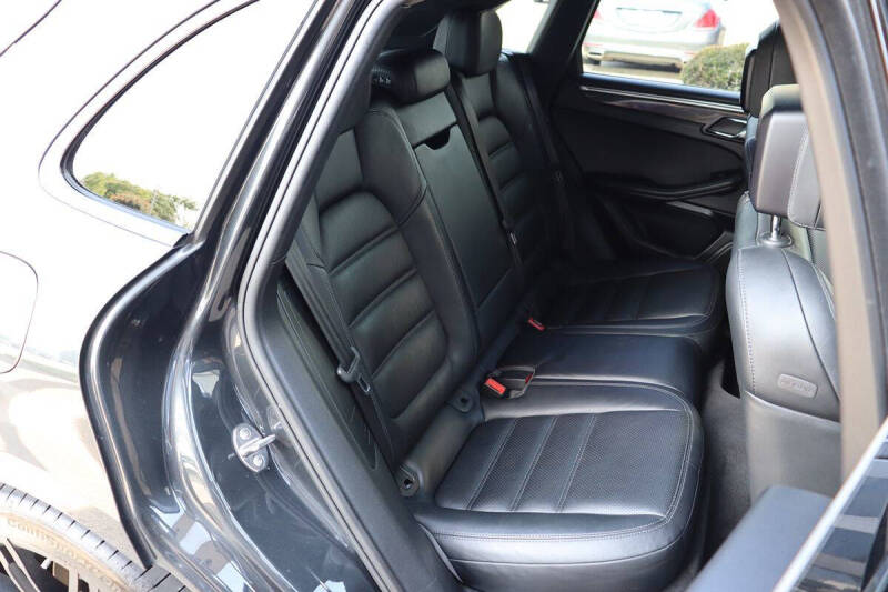 2017 Porsche Macan