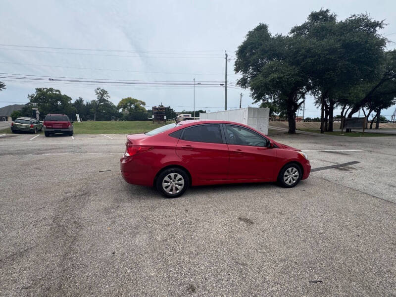 2017 Hyundai Accent SE