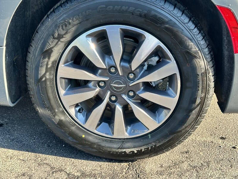 2022 Chrysler Pacifica Hybrid Touring L