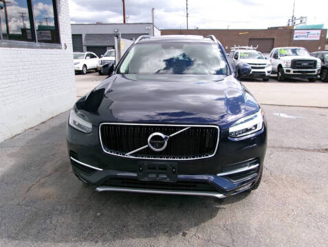 2016 Volvo XC90 T6 Momentum