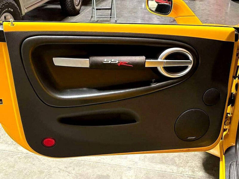 2004 Chevrolet SSR LS