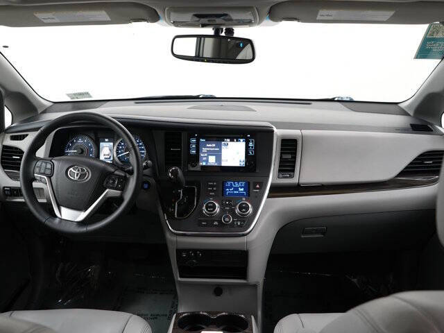 2016 Toyota Sienna
