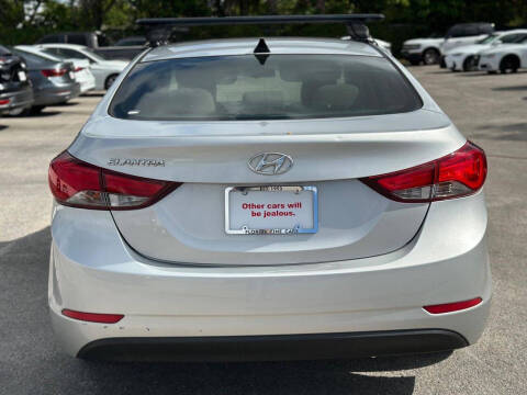 2015 Hyundai Elantra SE