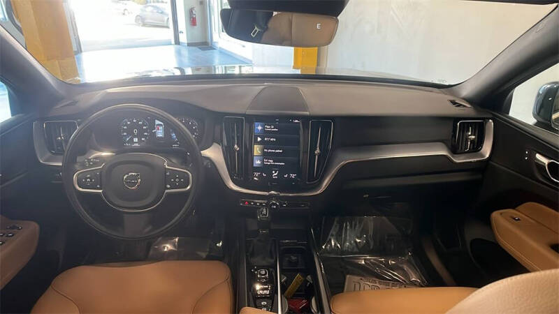 2020 Volvo XC60 T5 Momentum