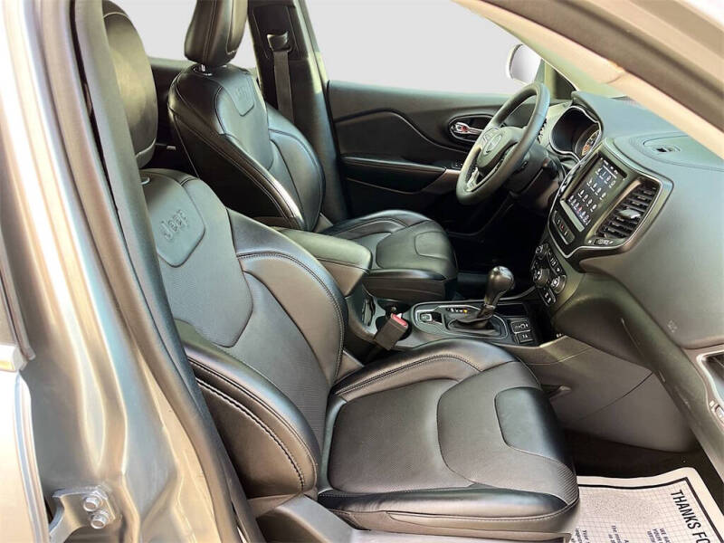 2022 Jeep Cherokee Latitude Lux