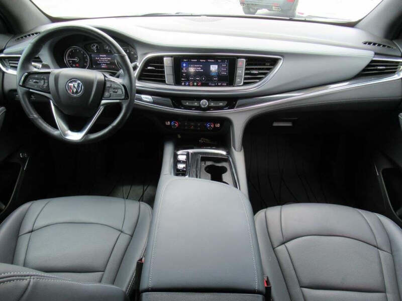 2022 Buick Enclave Essence