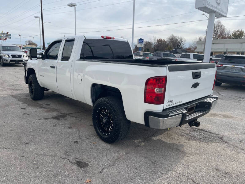 2010 Chevrolet Silverado 2500HD Work Truck photo 5