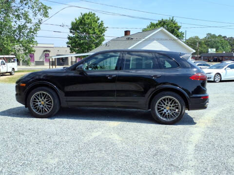 2017 Porsche Cayenne Platinum Edition