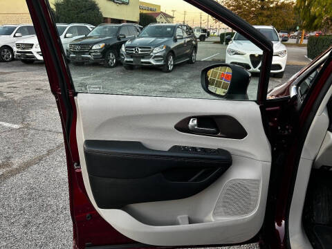 2017 Chrysler Pacifica Touring