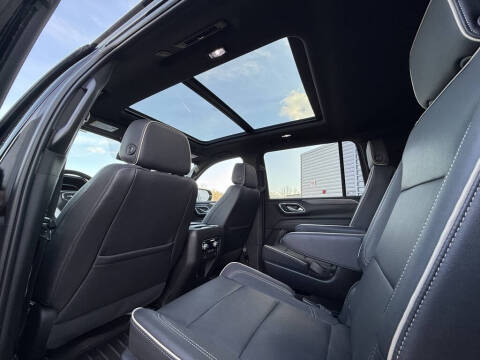 2023 GMC Yukon XL SLT