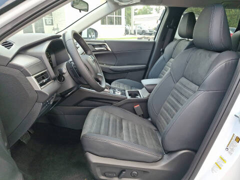 2025 Mitsubishi Outlander PHEV SE