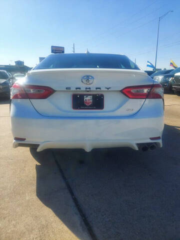 2019 Toyota Camry SE