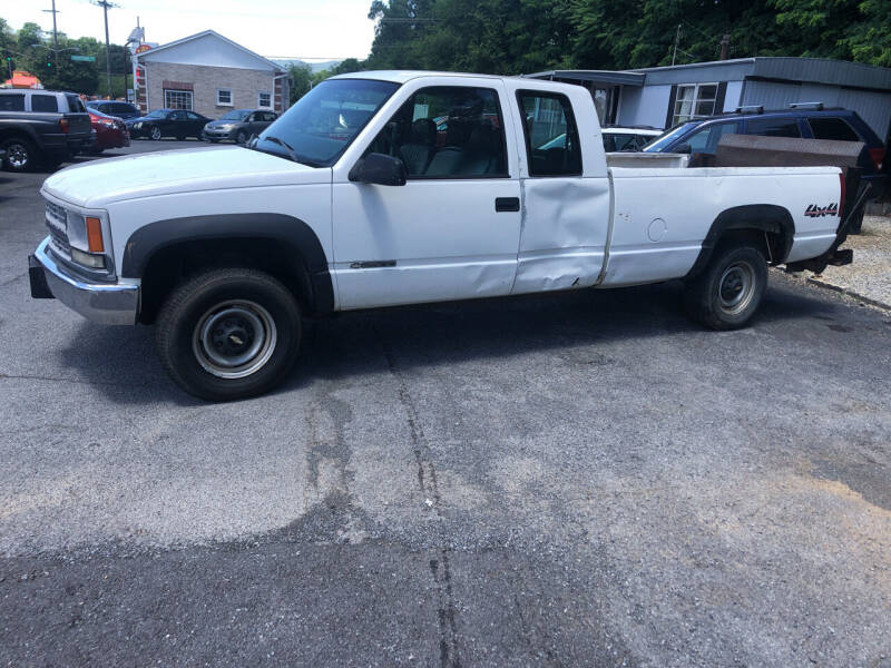 2000 Chevrolet C/K 2500 Series for sale at J & J Autoville Inc. in Roanoke VA