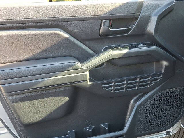 2025 Toyota Tacoma SR