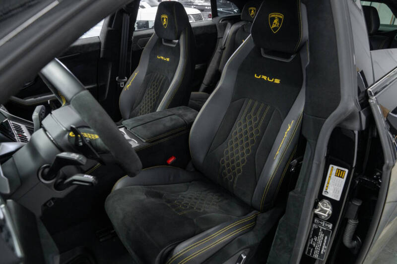 2023 Lamborghini Urus Performante