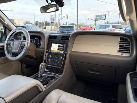 2016 Lincoln Navigator Select