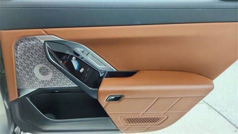 2023 BMW 7 Series 740i