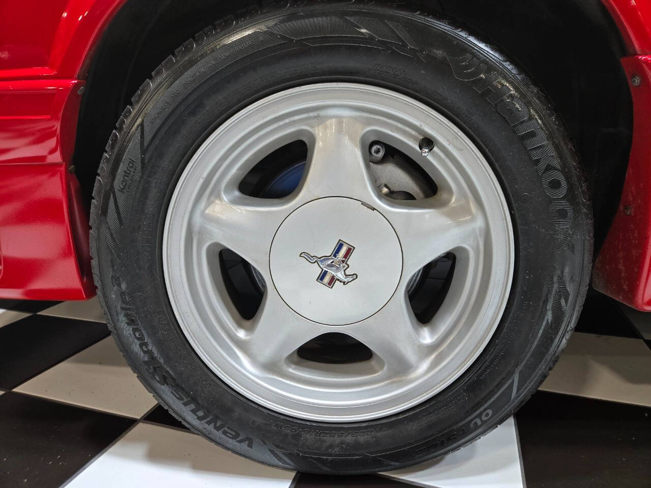 1992 Ford Mustang 12