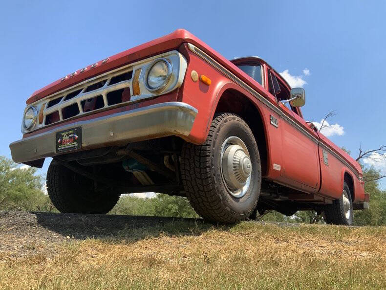 1969 Dodge D200 Pickup