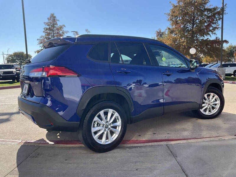 2025 Toyota Corolla Cross LE