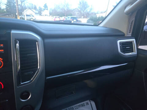 2017 Nissan Titan SV