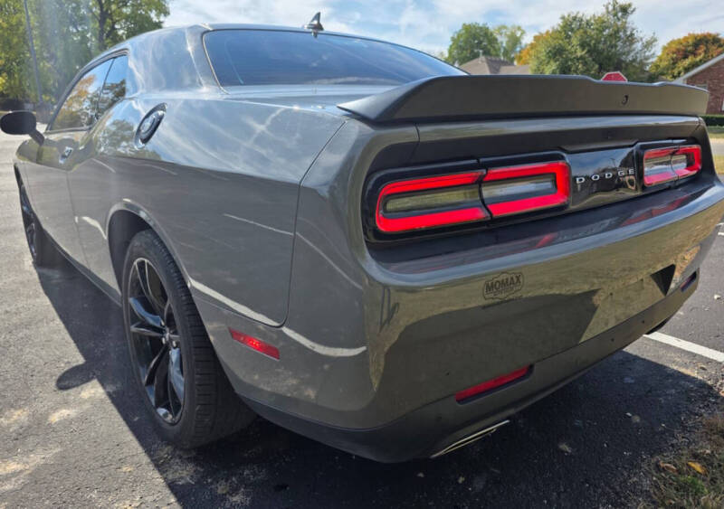 2018 Dodge Challenger SXT Plus