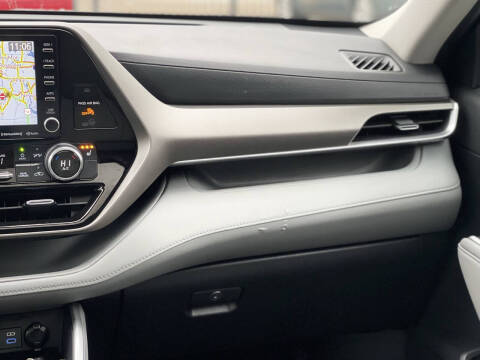 2022 Toyota Highlander Hybrid XLE