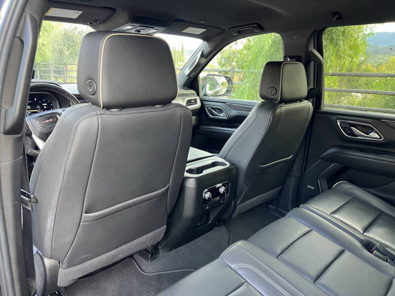 2022 GMC Yukon XL SLT