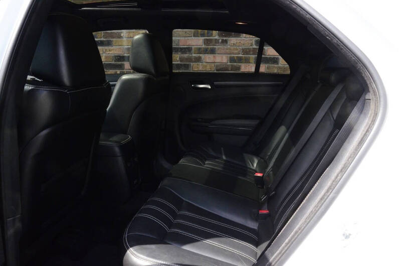 2016 Chrysler 300 S