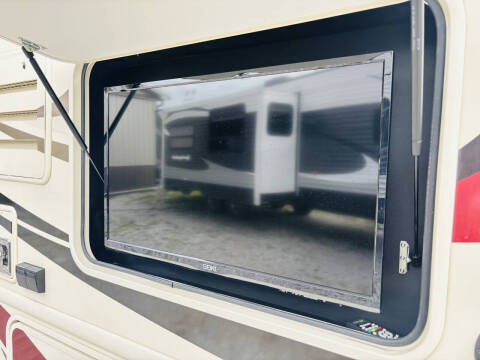 2017 Thor Motor Coach Hurricane 31S