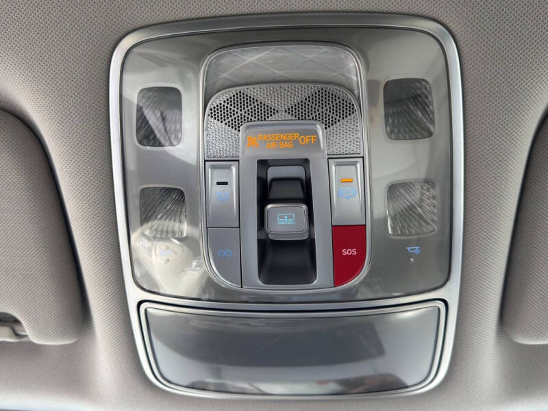 2024 Genesis GV60 Standard