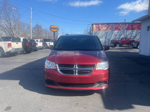 2016 Dodge Grand Caravan for sale at Parkside Auto Sales & Service in Pekin IL