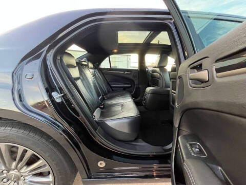 2014 Chrysler 300 C John Varvatos Limited Edition