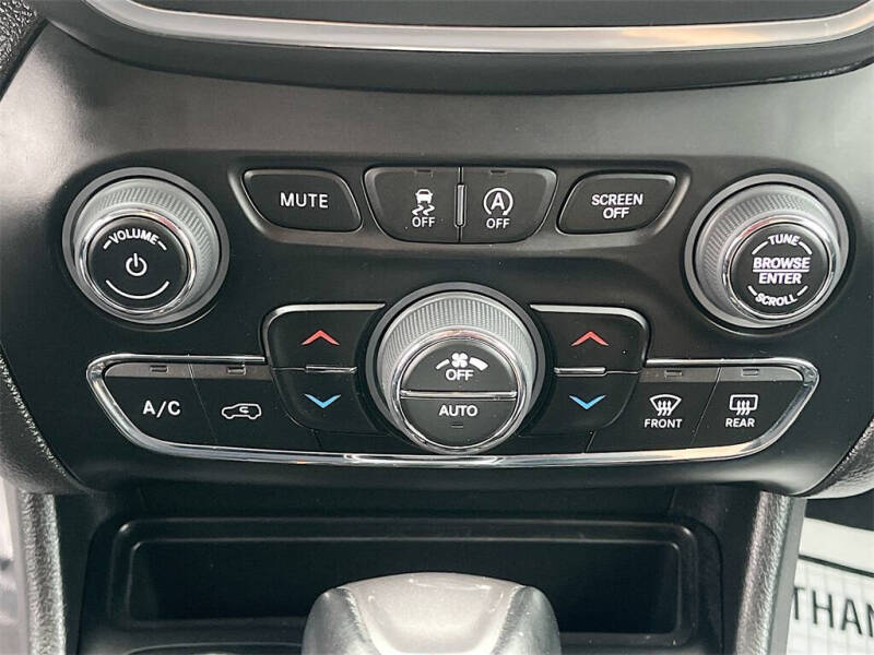 2023 Jeep Cherokee Altitude Lux