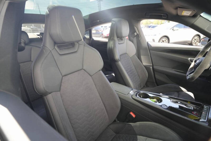 2022 Audi e-tron GT quattro Premium Plus