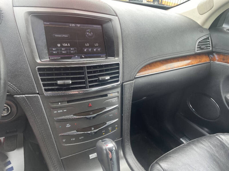 2014 Lincoln MKT