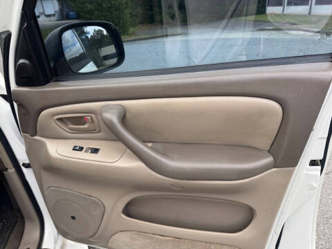 2005 Toyota Sequoia SR5