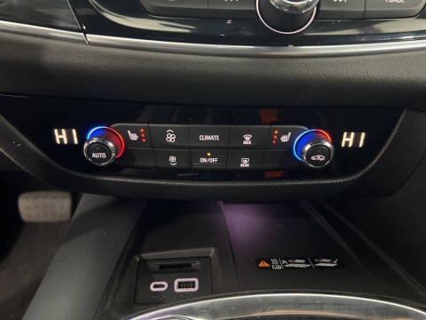 2022 Buick Enclave Essence