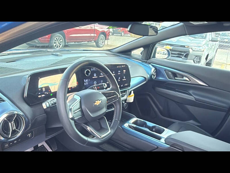 2025 Chevrolet Equinox EV LT 2