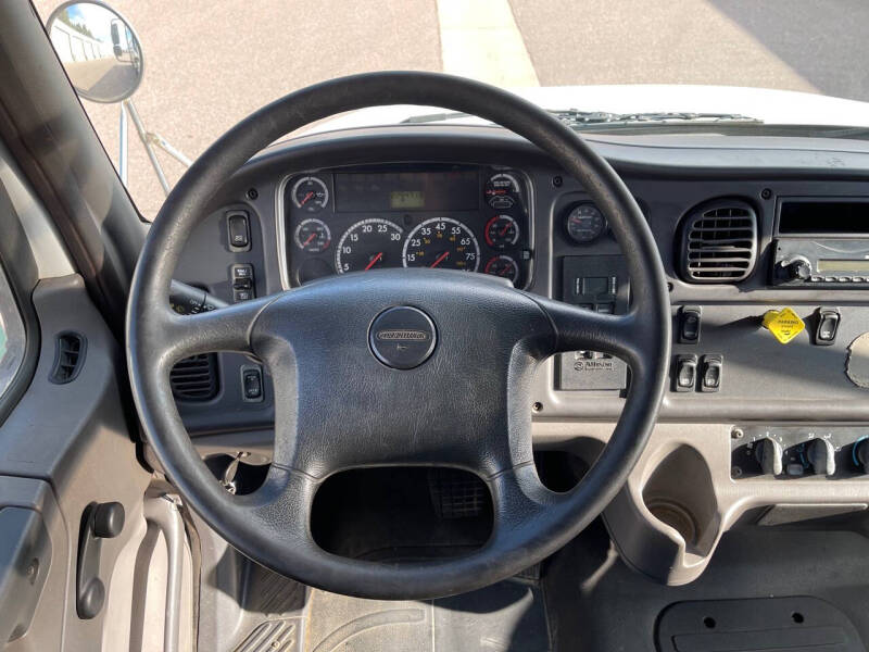 2012 Freightliner Business class M2