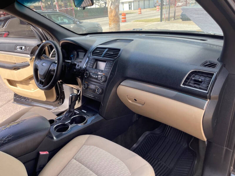 2016 Ford Explorer