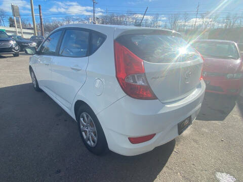 2012 Hyundai Accent GS