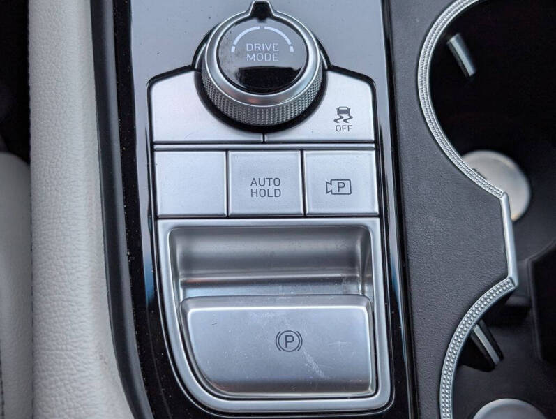 2023 Genesis G70