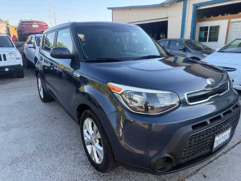 2015 Kia Soul +