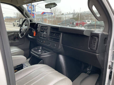 2017 Chevrolet Express 2500