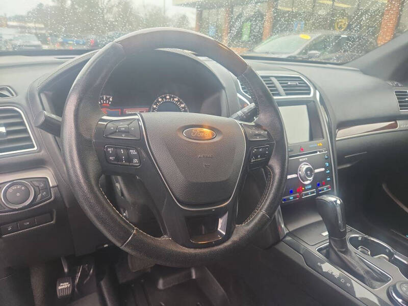 2017 Ford Explorer Platinum