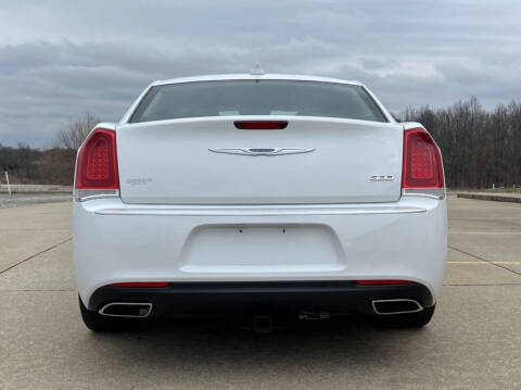 2020 Chrysler 300 Touring